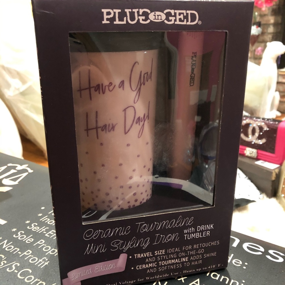 🔥SOLD🔥 Ceramic tourmaline styling iron w/Tumbler